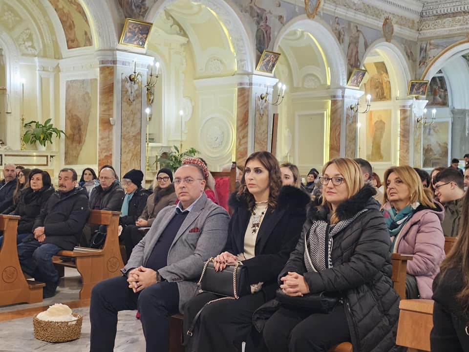 Baronissi rivive la storia della Regina Margherita di Durazzo. Sindaco Petta: "Una donna pilastro della società Medievale" 3 Baronissi Anna Petta 1