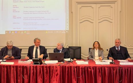Napoli, Giustizia. Lo Bianco: "Con la mediazione si riducono tempi e costi" 3 Da sinistra Fabio Cecere Riccardo Izzo Filippo Abitabile Fiammetta Lo Bianco e Fabio Rossimod