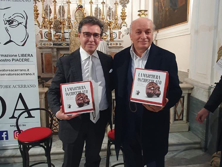 Acerra celebra le sue eccellenze: emozioni e riflessioni alla consegna del Premio "Acerrano dell'Anno" 2024 3 Maschere di cioccolato offerte dalla pasticceria Carofaro