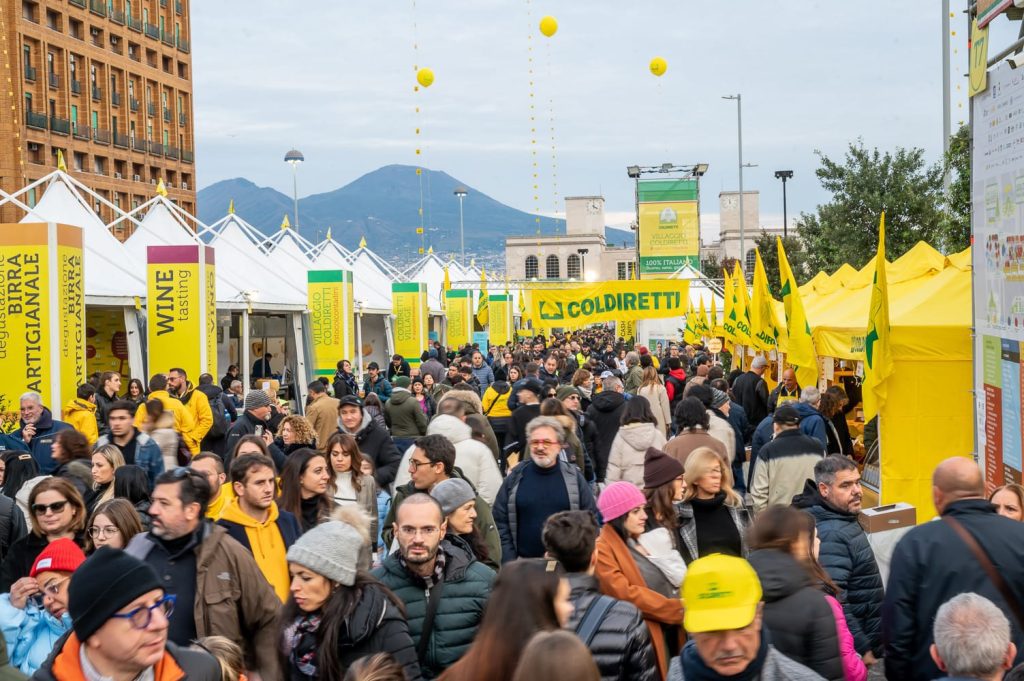 Natale, COLDIRETTI/IXE’: il 38% delle tredicesime in regali e viaggi 2 Villaggio Coldiretti 4 1