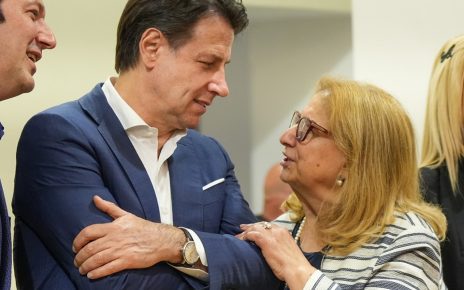 Campania, Villani: “Con il Presidente Giuseppe Conte ora si riparte con più forza e più entusiasmo” 3 Virginia Villani Giuseppe Conte 1
