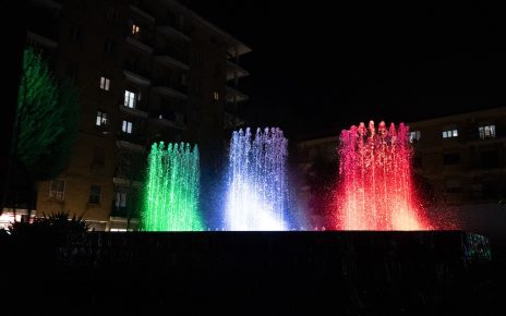 Pomigliano d'Arco si illumina per Natale: al via "Emozioni di luce" tra spettacoli e magia 7 WhatsApp Image 2024 12 01 at 18.39.58