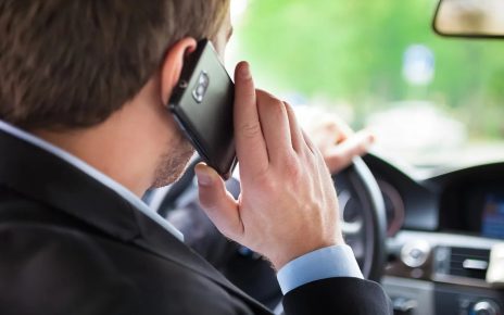 Campania, De Luca sul nuovo Codice della Strada: “Indispensabile una stretta sull’uso del cellulare” 4 cellulare automod