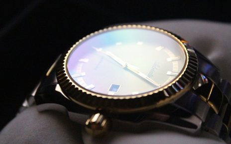 Idee regali di lusso per un uomo: un tocco di esclusività per ogni occasione 4 clock 2648119 640