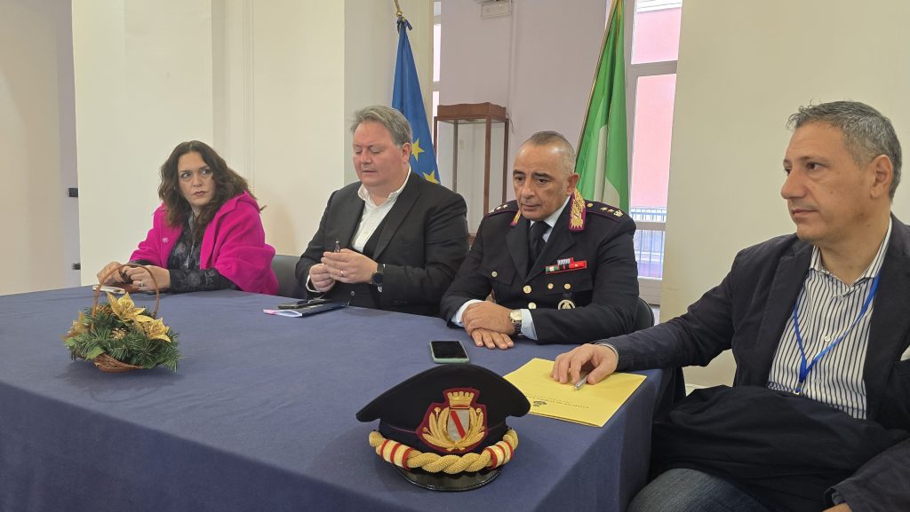 Torre Annunziata, presentato il nuovo sistema di videosorveglianza 2 foto2 5