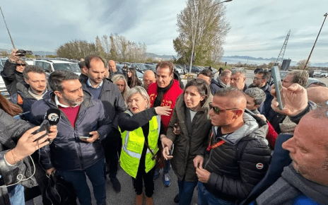 Pomigliano d'Arco, Elly Schlein: "I licenziamenti sono inaccettabili, Stellantis si assuma le sue responsabilità" 3 segretaria a pomigliano