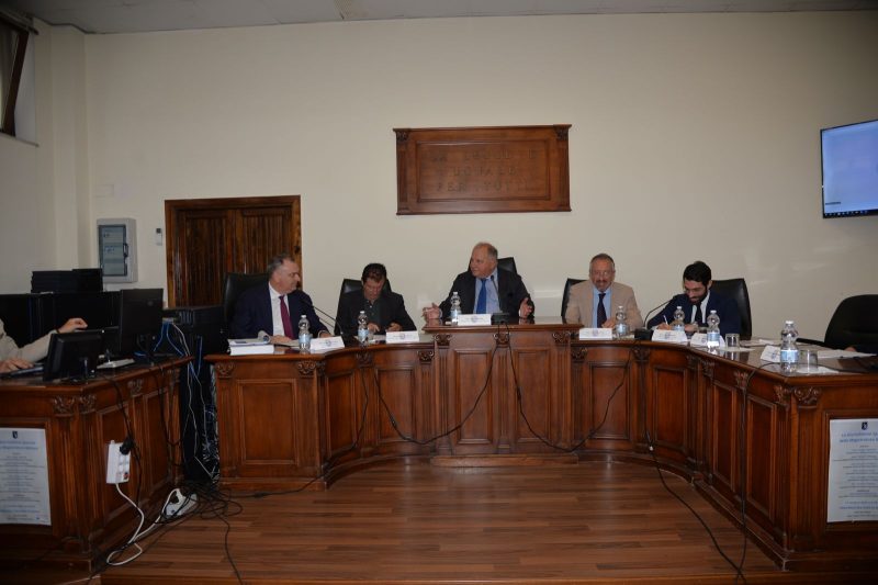 2. Filippo Verrone Durante un convegno con i giornalisti