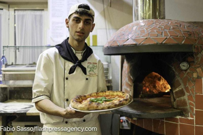San Salvatore Telesino, Francesco Pio Comune: il giovane talento della pizza che conquista il mondo 3 473068350 953473863405020 4411233830922306953 n