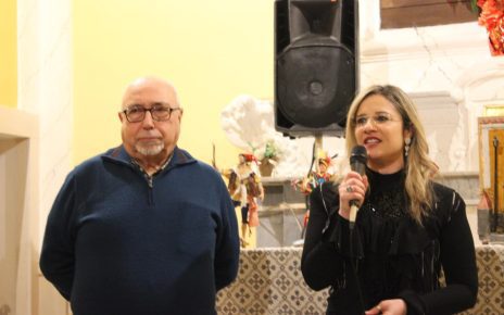 Pollena Trocchia, "Poesia è... Rinascenza": alla Congrega gli auguri poetici e un brindisi sotto le stelle 5 Giuseppe Vetromile e Melania Mollo