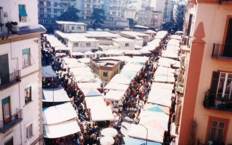 Napoli area mercatale De Bustis