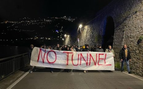 anche sinistra italiana contro la galleria maiori 133031