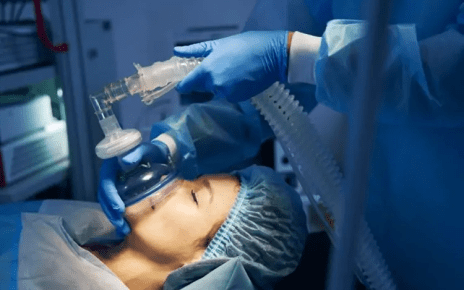 Roma, Sanità. Docenti anestesia Bignami e Servillo: "Sbagliato assumere specializzandi al secondo anno nelle strutture prive di requisiti formativi" 3 anestesia generale e intubazione 750x500.jpg