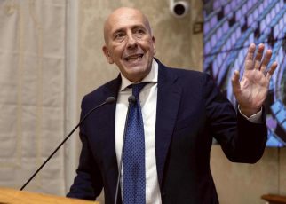 Campania, camorra. Rastrelli (FDI): "E' ora di cancellare la mappa della vergogna e restituire libertà ai territori" 43 rastrelli foto 01