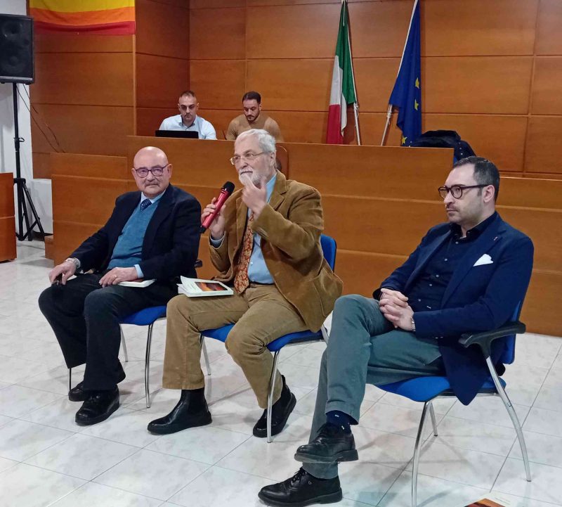 Mariglianella, Antonio Castaldo “Napulitanamente” in poesia 3 4. Poeta Antonio Castaldo Sociologo Antonio Castaldo Consigliere Comunale Giovanni Corbisiero Mariglianella 31.1.2025