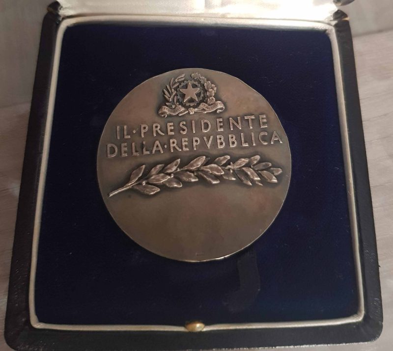 Brusciano ricordo dell’Emerito Presidente Sandro Pertini 5 5. Medaglia del Presidente Pertini al Miglio Calciatore Torneo Internazionale Giovanile Felice De Cicco Genova Luglio 1979