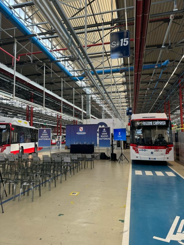 EAV Consegna autobus nuovi3