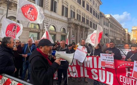 Agricoltori, sostegno dal Movimento Equità Territoriale: "Dignità e tutela dei lavoratori e del cibo" 4 Movimento Equita Territoriale Manifestazione mod