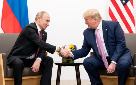 Trump e Putin aprono ai negoziati sulla guerra in Ucraina: "Una buona conversazione" 4 Putin e Trump nel loro incontro del 2019