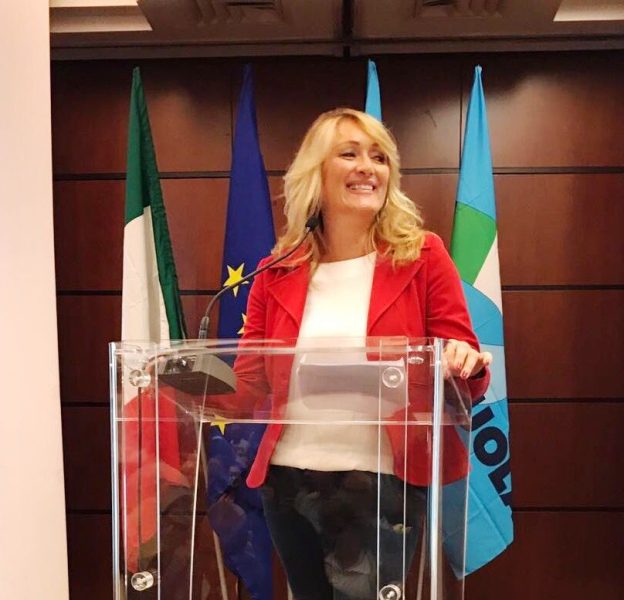 Roberta Vannini segretario uil scuola campania 17