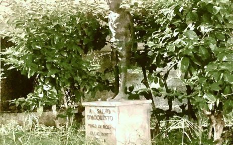 Napoli, Vomero in festa per il processo di beatificazione di Salvo D'Acquisto 4 Vomero scuola Vanvitelli la statua di Salvo Dacquisto