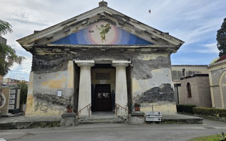 Torre Annunziata, sopralluogo al Cimitero. Sindaco Cuccurullo: "Presto i lavori per la Sala mortuaria" 3 WhatsApp Image 2025 02 13 at 09.07.02