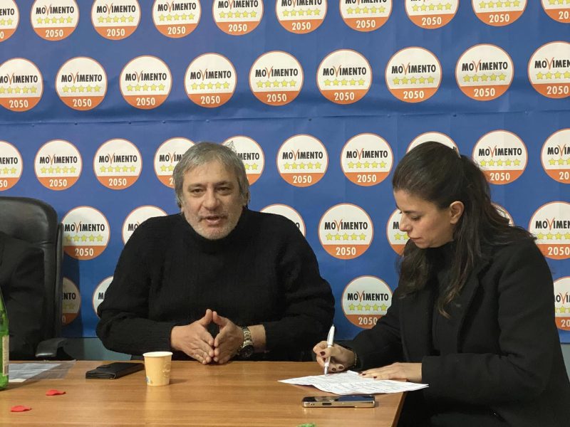 Acerra, il Movimento 5 Stelle cittadino presenta la Mozione contro la Violenza di Genere 2 avv. Lillo e Carmela Auriemma