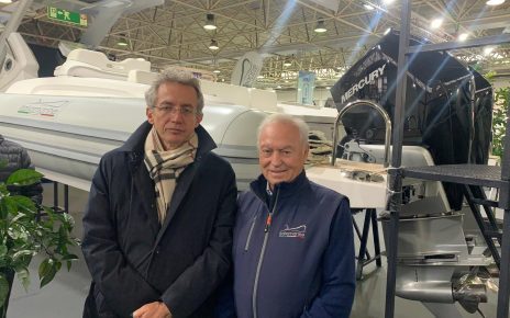 Napoli, Nauticsud. Il sindaco Manfredi: "Oggi c'è la necessità di sfruttare meglio la risorsa portuale per il diporto" 7 da sx. sindaco G.Manfredi e pres.Afina G.Amato al Nauticsud 2025
