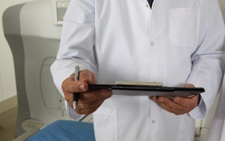 La prevenzione della salute orale in Campania, tra centri specializzati e buone abitudini 3 doctor 1228627 640