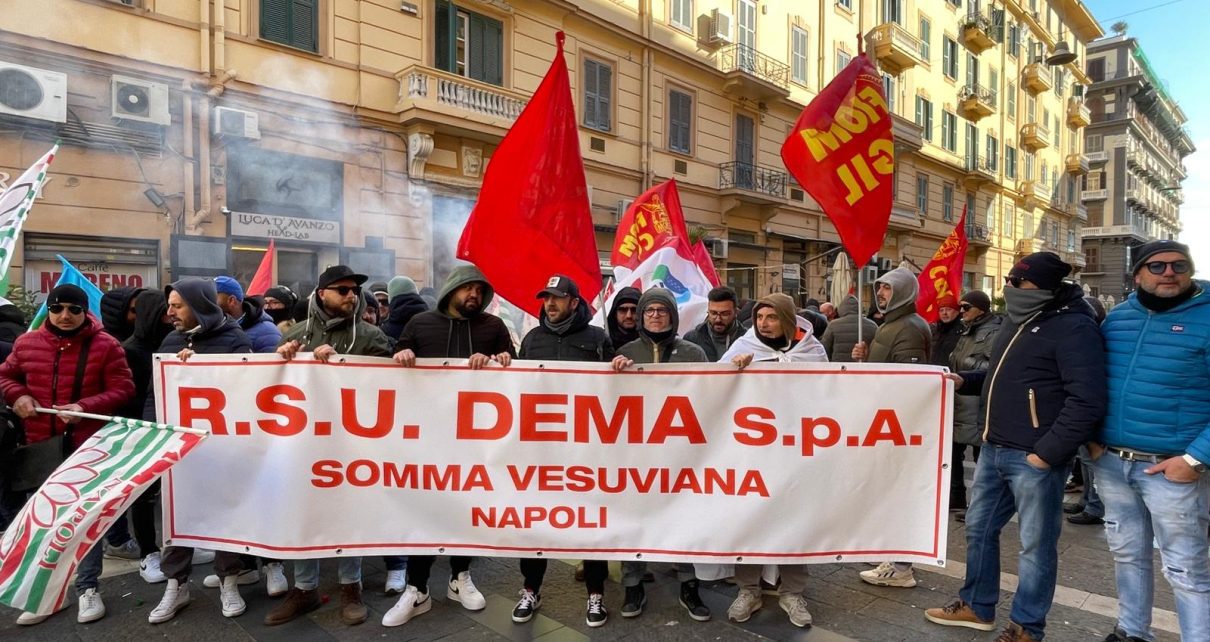 protesta lavoratori DEMA regione campania