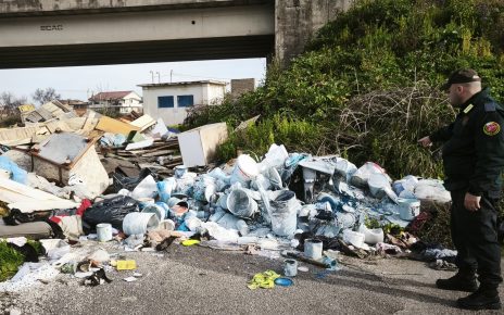 Acerra, nel cuore della Terra dei Fuochi le Guardie LIPU scovano due discariche di rifiuti speciali 3 rifiutispeciali1