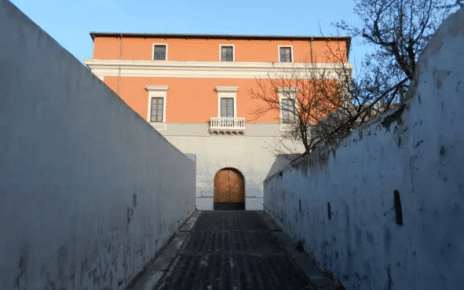 Somma Vesuviana, il Castello di Lucrezia D'Alagno si apre alla grande musica 4 1 8 3