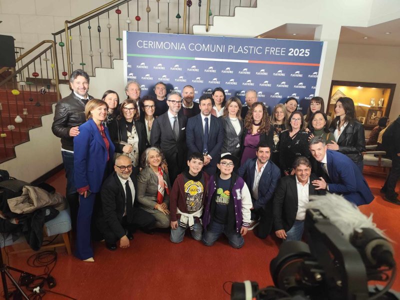 Napoli, premiazione Plastic Free a Fuorigrotta: un trionfo per la sostenibilità 8 483136429 1314014636498193 167840534834609789 n