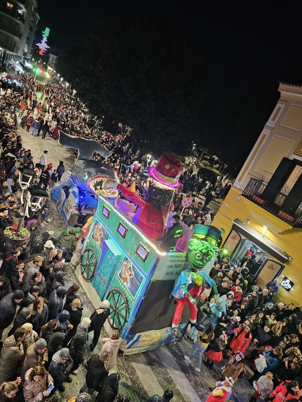 Baronissi, numeri da record per il Gran Carnevale Baronissi 2025 3 Gran Carnevale Baronissi 2025 5
