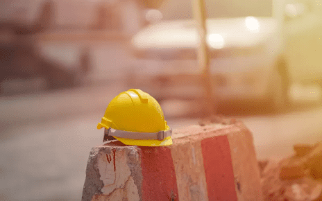 Campania, aumenta il fondo di solidarietà per i figli delle vittime sul lavoro: stanziati 250mila euro per il 2025 4 Morte bianca Cantiere Incidente sul lavoro 1