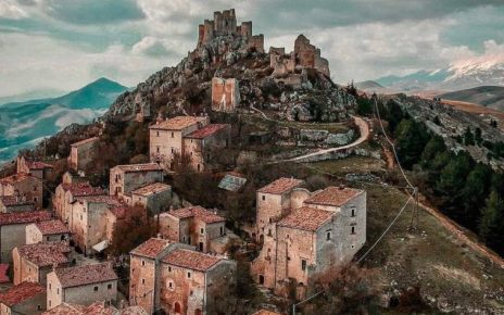 Primavera nei Borghi, da Lady Hawke a Il nome della Rosa: Calascio, borgo abruzzese che oggi conta meno di 100 abitanti 2 Rocca Calascio