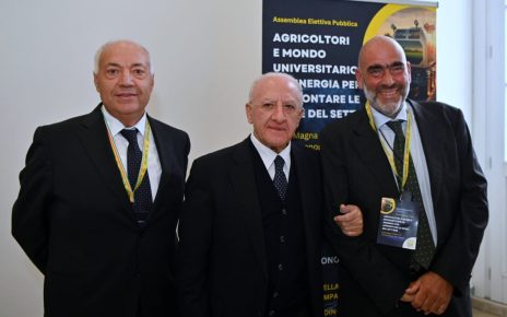 Campania, Piano Olivicolo e Zootecnica delle Aree Interne: il presidente De Luca a Piedimonte Matese con gli agricoltori di Coldiretti Campania 3 Salvatore Loffreda Vincenzo De Luca ed Ettore Bellelli ok