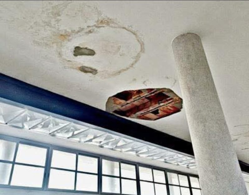 Napoli, crollo a Ingegneria. Gli Architetti: "Su manutenzione edifici serve cambio di passo" 3 crollo02
