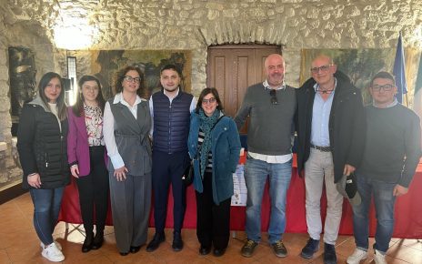 Torrecuso, presentato il progetto "Resto Qui”: tante le idee necessarie per migliorare ed incrementare la partecipazione giovanile 5 2 presentazione