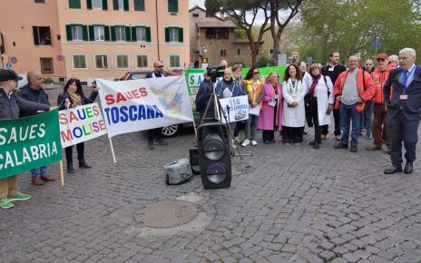 Campania, 118. Ficco (Saues): "Bene sit-in, ora risposte su inquadramento e anzianità di servizio" 5 MANIFESTAZIONE SAUES ROMA 02