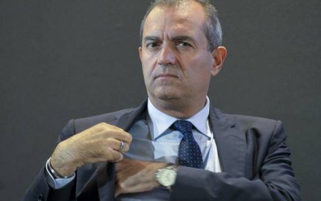 Torrecuso, Poteri Occulti: al via la presentazione del libro di Luigi de Magistris presso "Tenuta La Fortezza" 3 de magistris 42118