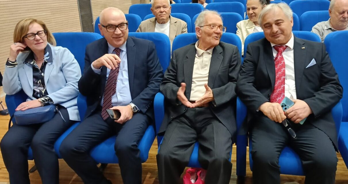 1. Simone Rozza Sindaco di Quadrelle Pietro Sgabati Scrittore Salvatore Guerriero Pres. PMI Intenazionale Premio Anfiteatro Baiano 17.5.2025
