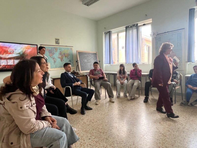 Casamarciano, All’Istituto "Padre Arturo D’Onofrio" la cultura diventa esperienza: gli studenti incontrano Adelina Mauro 10 329a6b5b 6f1d 4ad7 b2b3 5789963359fb