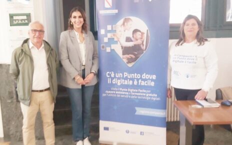 Baronissi, Attivato il "Punto Digitale Facile" per accompagnare i cittadini nell'uso delle tecnologie e dei servizi online 14 Anna Petta 1