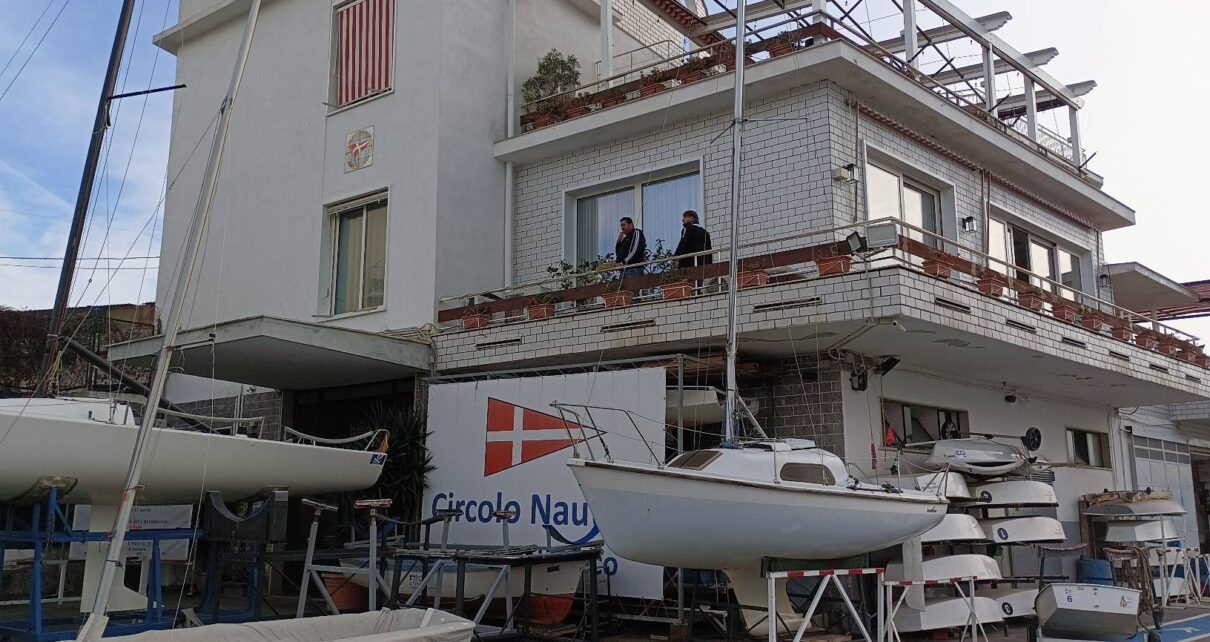 La sede del Circolo Nautico di Torre del Greco