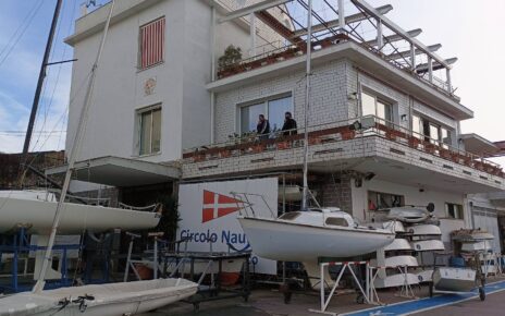 Torre del Greco, il Circolo Nautico ospita il convegno dal titolo: "Il ritorno dei confini: scenario geopolitici nell'era multipolare" 3 La sede del Circolo Nautico di Torre del Greco