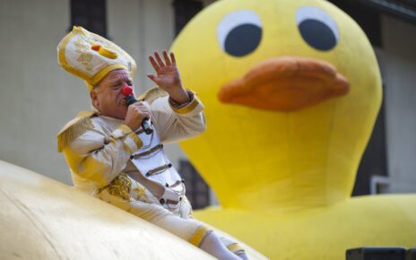 Napoli si prepara allo Smile Clown Festival: domani la grande parata nel cuore della città 3 Leo Bassi 3
