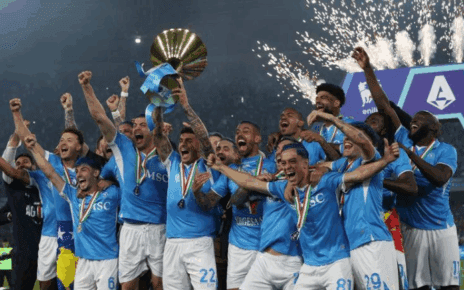 Napoli, dove batte il cuore: il tricolore del sudore e dell’anima 2 Napoli campione dItalia