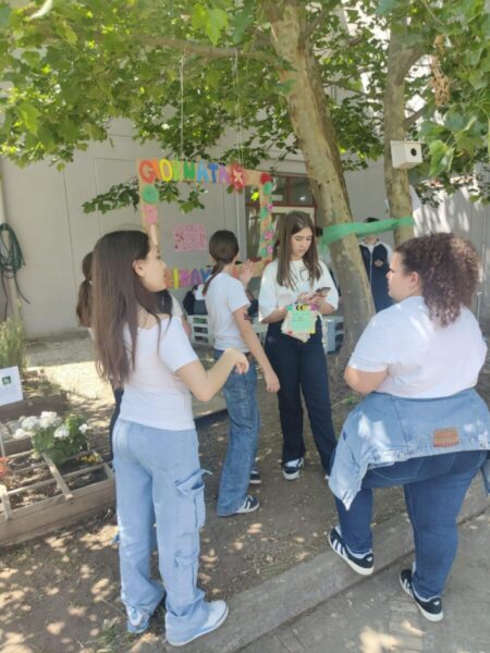 Marigliano, Festa di Primavera alla Pacinotti con il laboratorio di comunità 6 b5cdec0a 4a5b 47b0 bdd8 1b12df7bb1ea scaled
