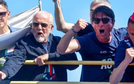 Napoli, Conte resta: la conferma del tecnico dopo il vertice con De Laurentiis 5 conte dela