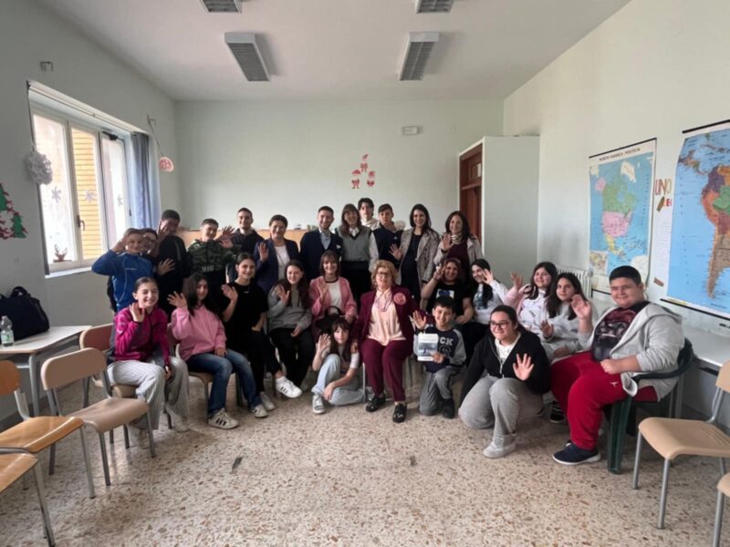 Casamarciano, All’Istituto "Padre Arturo D’Onofrio" la cultura diventa esperienza: gli studenti incontrano Adelina Mauro 7 e63a055e 7a27 4043 9e12 1290411c50c7